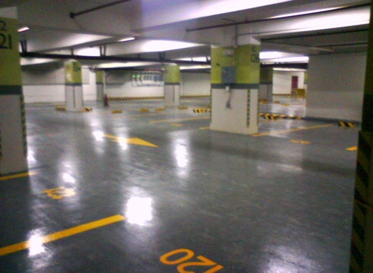 commercial traffic coating and waterproofing membrane flooring